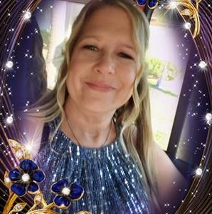 Meet your Posher, Lois